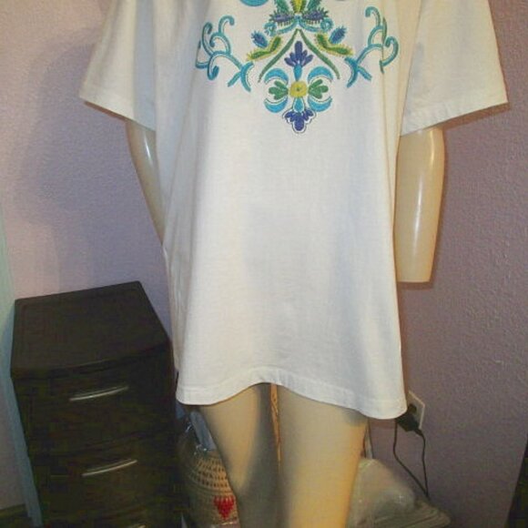 NEW Ulla Popken EMBROIDERED Blouse Size 2X TUNIC Top V-NECK Short Sleeve COTTON - Picture 3 of 7